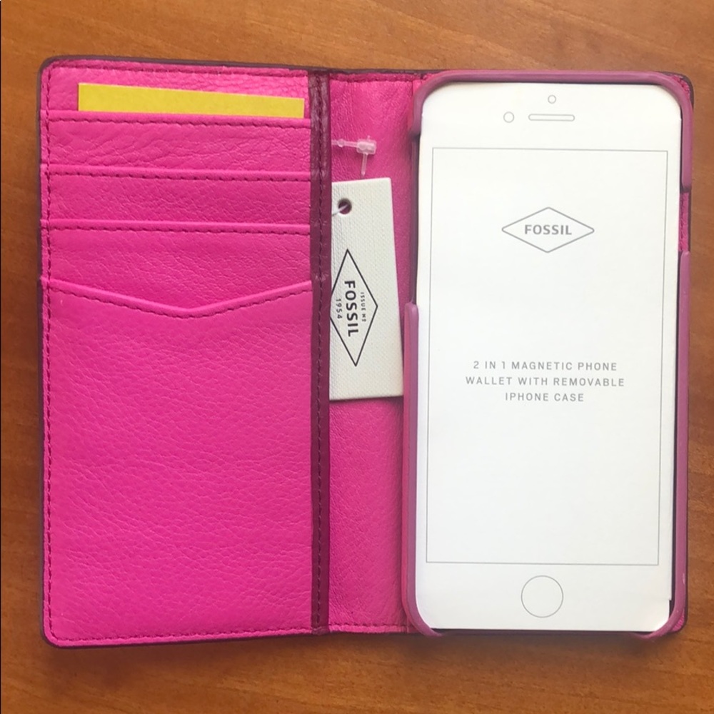 Fossil - Magnetic Phone Wallet in Raspberry Wine